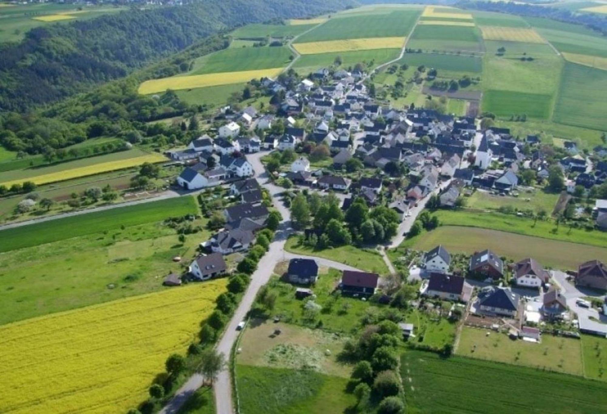 Auf Der Traumschleife Lägenhet Lierschied Exteriör bild
